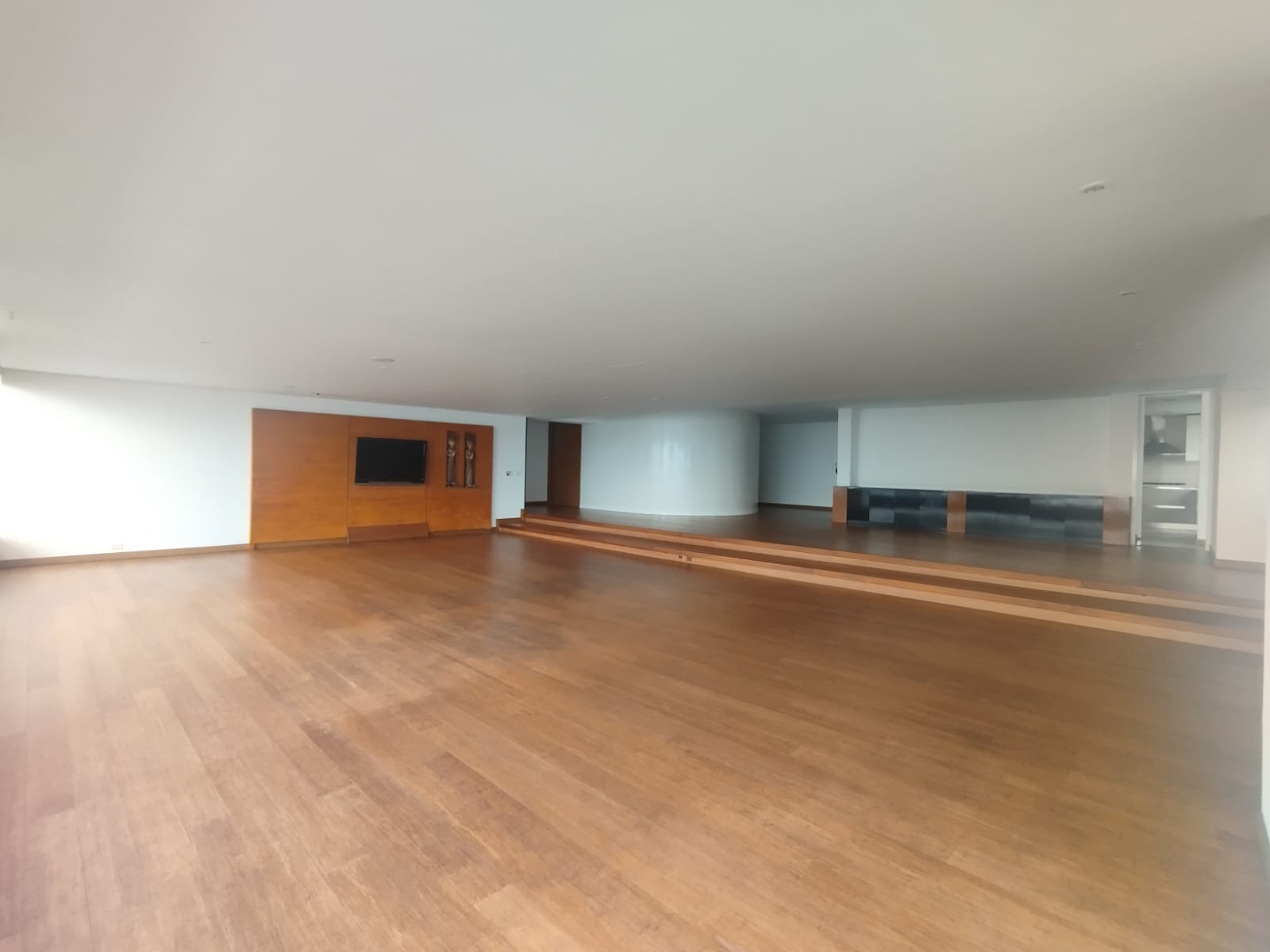 Apartamento en arriendo en Urbanización Las Cumbres, Medellín · foto 2 de 20