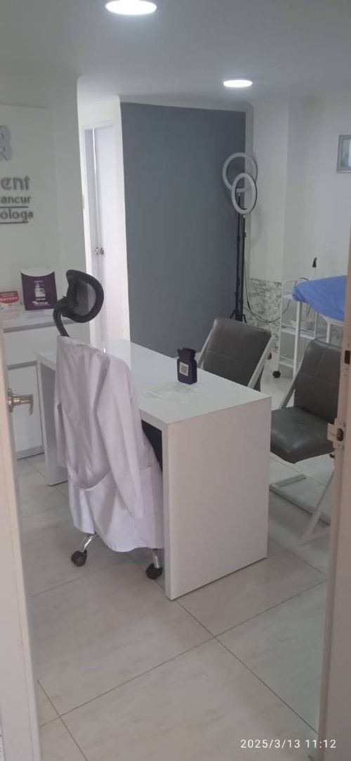 Consultorio en venta en Los Rosales, Manizales, 19 m² · foto 2 de 10