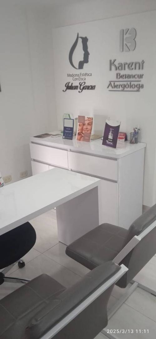 Consultorio en venta en Los Rosales, Manizales, 19 m² · foto 7 de 10