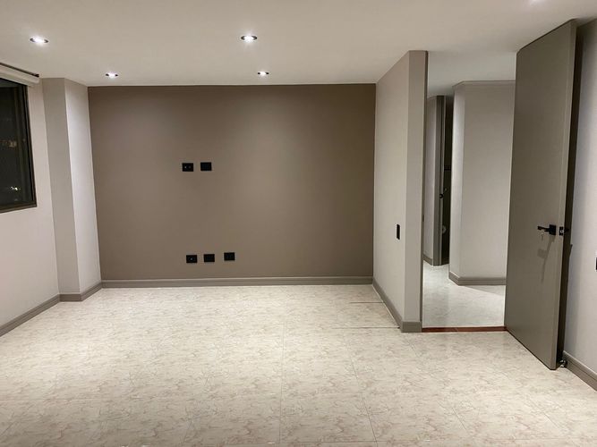 Apartamento de 2 alcobas en venta en Las Lomas, Medellín, 97 m² · foto 3 de 13