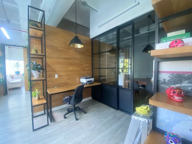 Oficina en arriendo en El Poblado, Medellín, 200 m² · foto 4 de 9