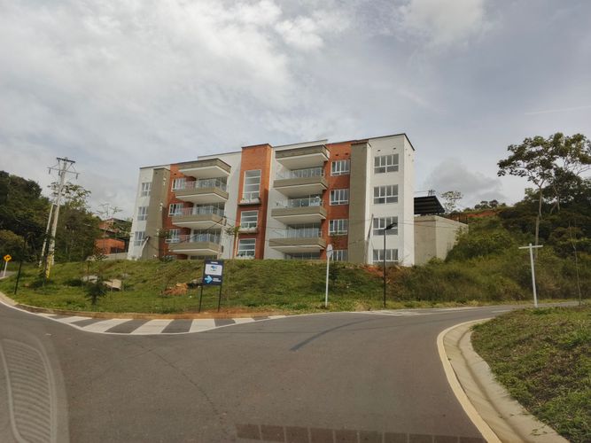 Apartamento de 2 alcobas en venta en Las Mercedes, Jamundí, 97 m² · foto 2 de 24