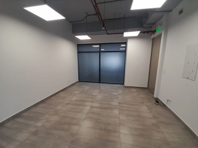 Oficina en arriendo en El Poblado, Medellín, 37 m² · foto 3 de 10