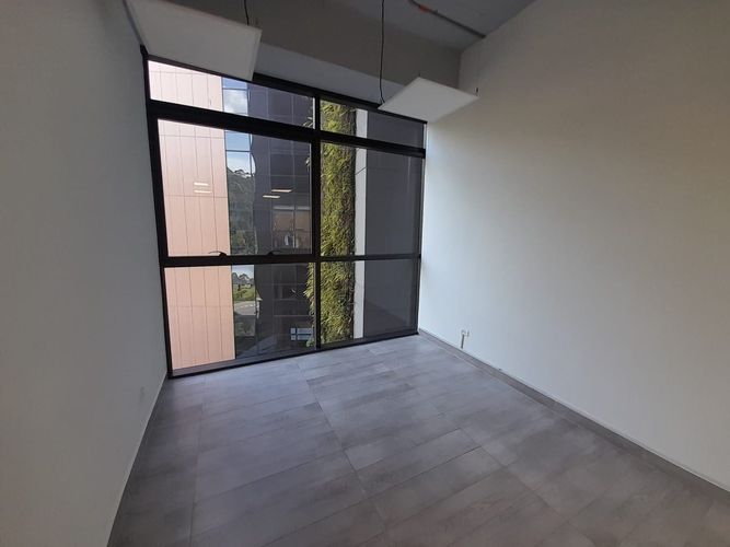 Oficina en arriendo en El Poblado, Medellín, 37 m² · foto 9 de 10
