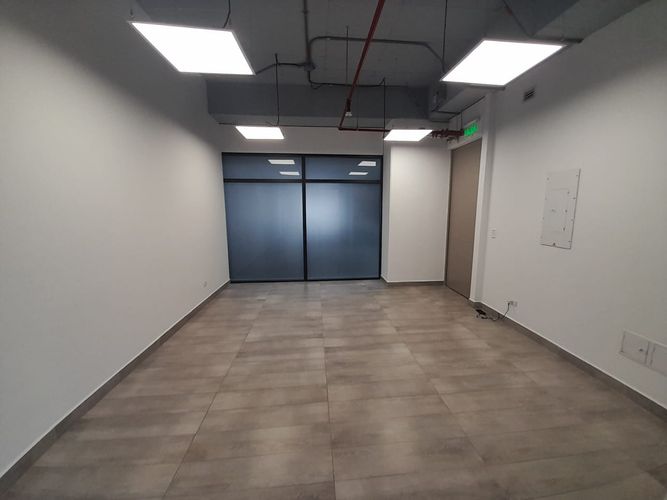 Oficina en arriendo en El Poblado, Medellín, 37 m² · foto 4 de 10