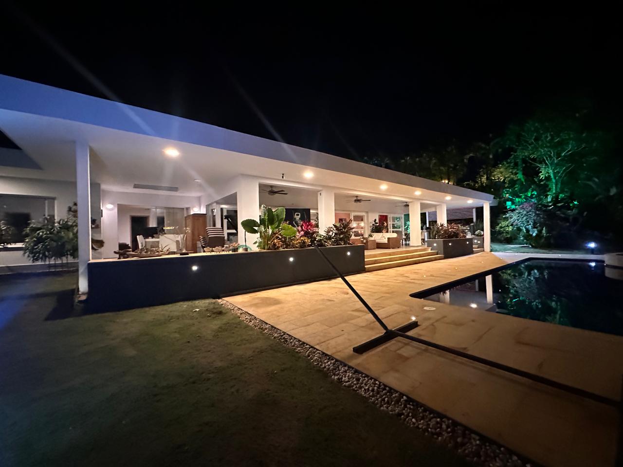 Casa de 4 habitaciones en venta en Ciudad Jardin, Cali — imagen 1 de 17