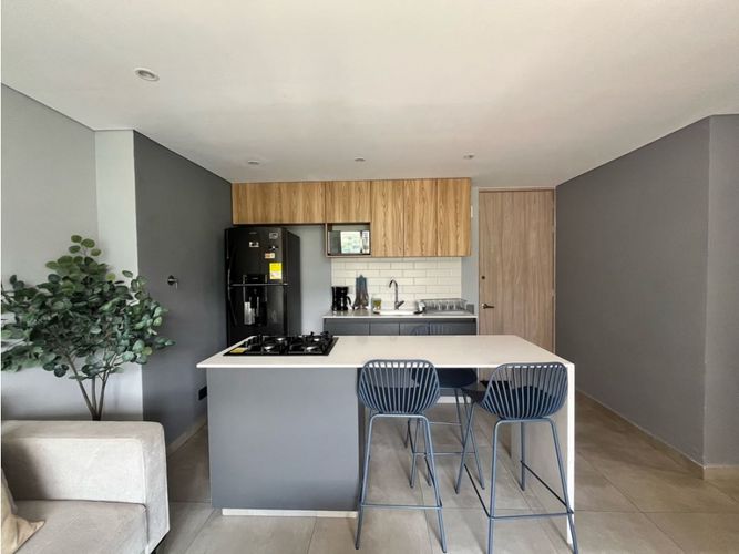 Apartamento de 3 alcobas en venta en San Jose, Sabaneta, 66 m² · foto 2 de 19