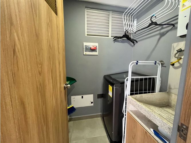 Apartamento de 3 alcobas en venta en San Jose, Sabaneta, 66 m² · foto 7 de 19
