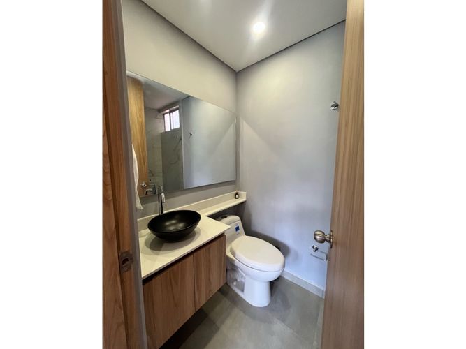 Apartamento de 3 alcobas en venta en San Jose, Sabaneta, 66 m² · foto 8 de 19