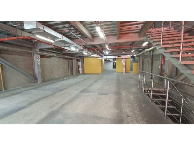 Bodega en arriendo en Laureles, Medellín, 2000 m² · foto 12 de 12