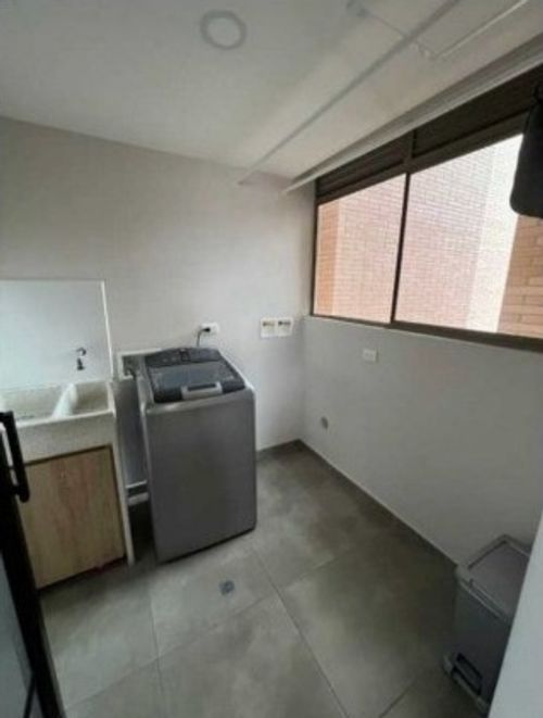 Apartamento de 3 alcobas en venta en San Jose, Sabaneta, 104 m² · foto 16 de 19