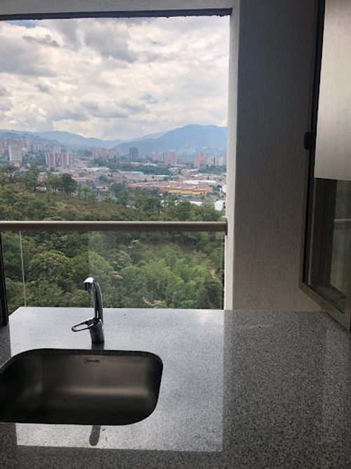 Apartamento de 2 alcobas en venta en Pan De Azucar, Sabaneta, 68 m² · foto 2 de 16