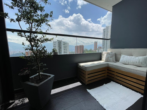 Apartamento en venta en Altos Del Poblado, Medellín · foto 10 de 21