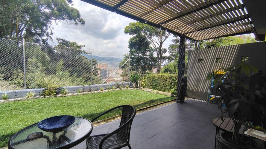 Casa de 4 alcobas en venta en Las Lomitas, Sabaneta, 291 m² · foto 6 de 24