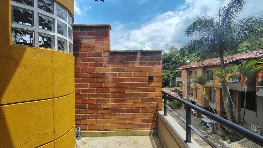 Casa de 4 alcobas en venta en Las Lomitas, Sabaneta, 291 m² · foto 21 de 24