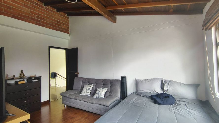 Casa de 4 alcobas en venta en Las Lomitas, Sabaneta, 291 m² · foto 23 de 24