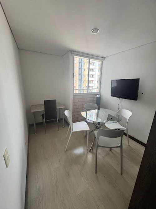 Apartamento de 3 alcobas en venta en Aves Maria, Sabaneta, 70 m² · foto 2 de 8