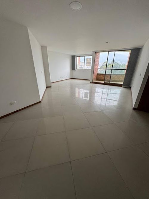 Apartamento de 4 alcobas en venta en Aves Maria, Sabaneta, 127 m² · foto 5 de 19