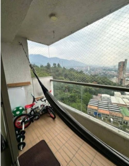 Apartamento de 2 alcobas en venta en Pan De Azucar, Sabaneta, 74 m² · foto 2 de 9