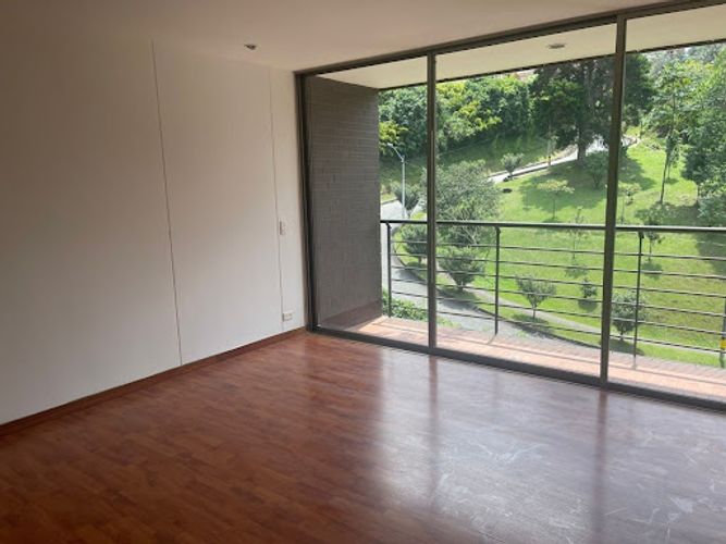 Apartamento de 2 alcobas en venta en Transversal Superior, Medellín, 119 m² · foto 4 de 9