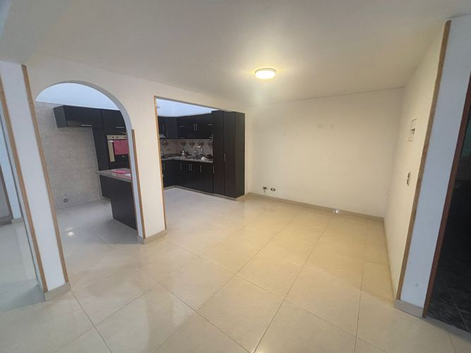 Casa de 3 alcobas en venta en Siete Trojes, Funza, 250 m² · foto 8 de 16