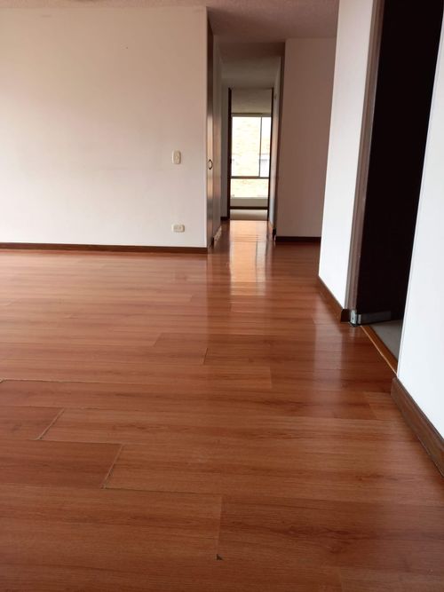 Apartamento de 3 alcobas en venta en El Cerezo, Bogotá, 88 m² · foto 3 de 18