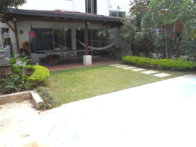 Casa de 3 alcobas en arriendo en El Tesoro, Medellín, 315 m² · foto 13 de 16