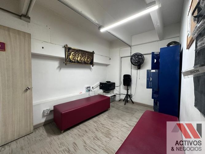 Local en venta en Castropol, Medellín, 53 m² · foto 9 de 16