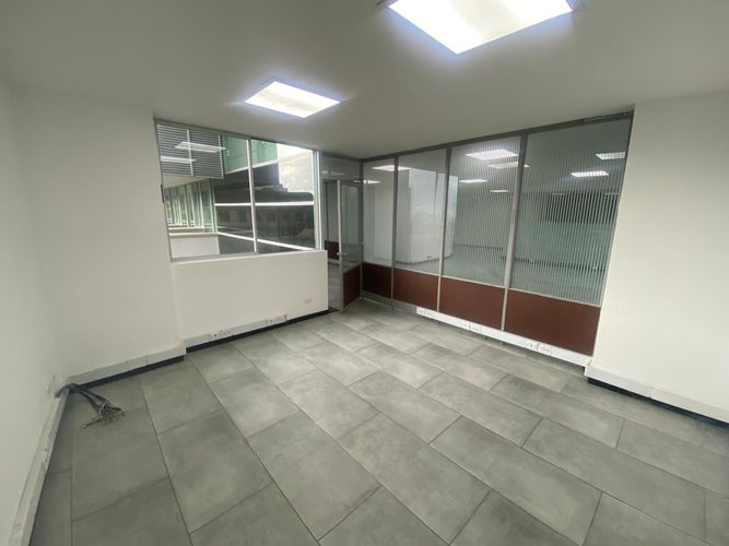 Oficina en arriendo en El Poblado, Medellín, 114 m² · foto 6 de 16