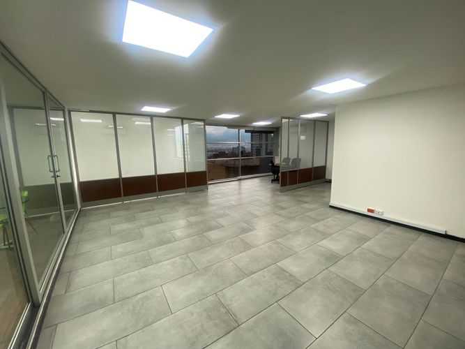 Oficina en arriendo en El Poblado, Medellín, 114 m² · foto 3 de 16