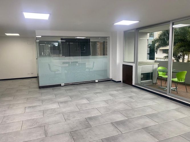 Oficina en arriendo en El Poblado, Medellín, 114 m² · foto 10 de 16