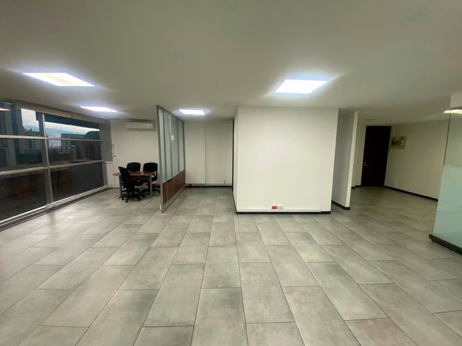Oficina en arriendo en El Poblado, Medellín, 114 m² · foto 4 de 16