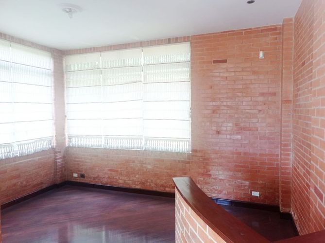 Casa de 3 alcobas en venta en El Poblado, Medellín, 326 m² · foto 5 de 17
