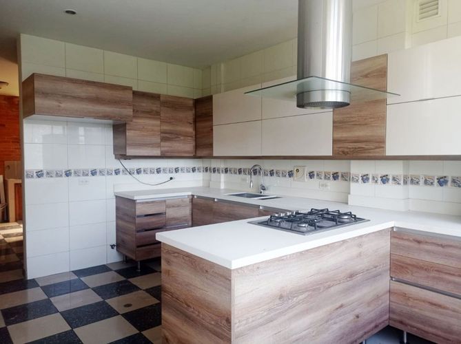 Casa de 3 alcobas en venta en El Poblado, Medellín, 326 m² · foto 6 de 17