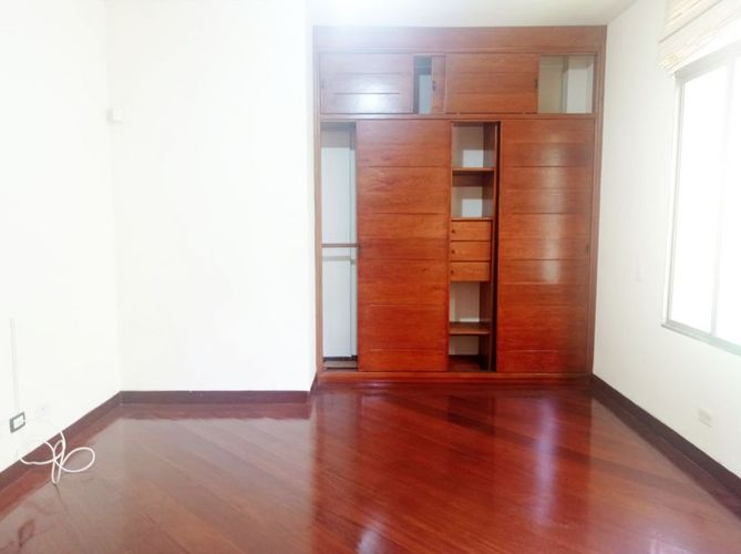 Casa de 3 alcobas en venta en El Poblado, Medellín, 326 m² · foto 14 de 17