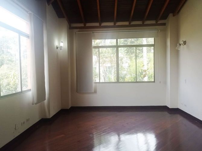 Casa de 3 alcobas en venta en El Poblado, Medellín, 326 m² · foto 10 de 17