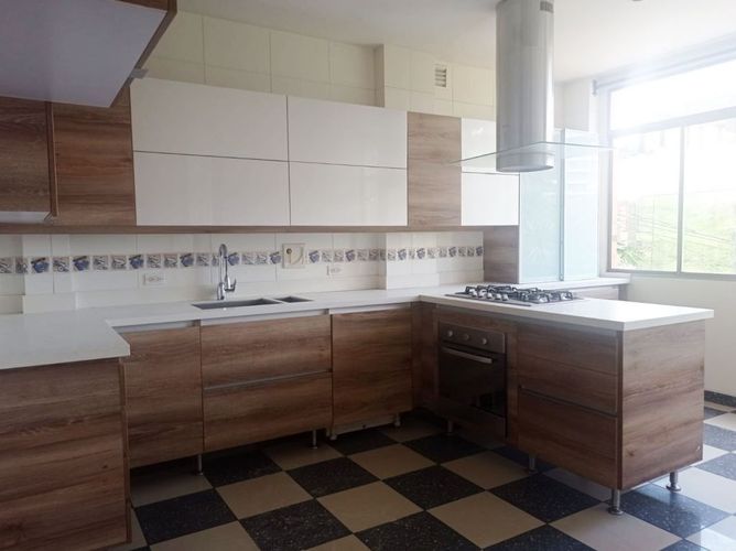 Casa de 3 alcobas en venta en El Poblado, Medellín, 326 m² · foto 7 de 17
