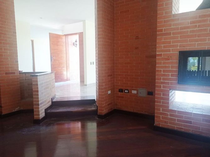 Casa de 3 alcobas en venta en El Poblado, Medellín, 326 m² · foto 3 de 17