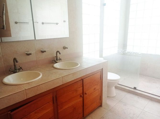 Casa de 3 alcobas en venta en El Poblado, Medellín, 326 m² · foto 15 de 17