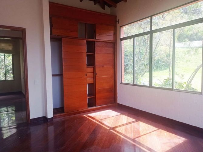 Casa de 3 alcobas en venta en El Poblado, Medellín, 326 m² · foto 13 de 17