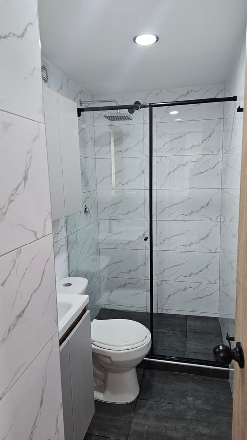 Apartamento de 2 alcobas en arriendo en Centro Comercial Outlet Factory, Bogotá, 38 m² · foto 7 de 9