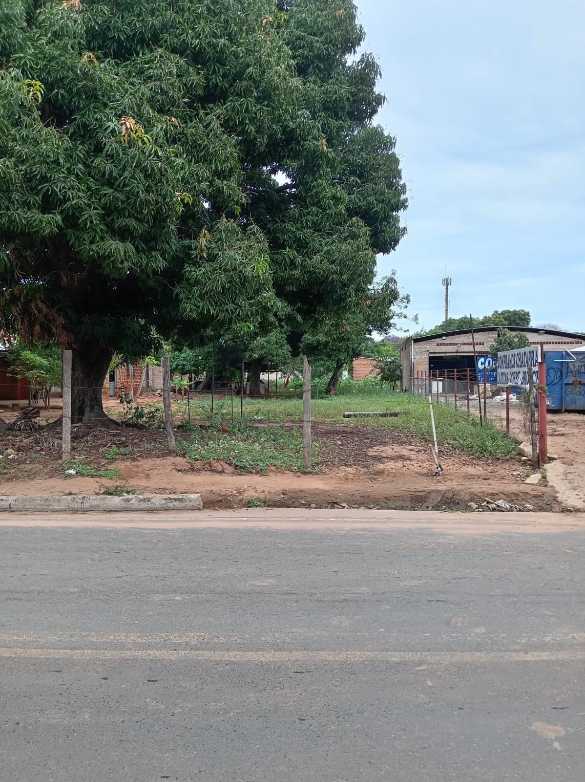TERRENO SOBRE AVENIDA NANAWA, LAURELTY - LUQUE EN VENTA!! — foto 3