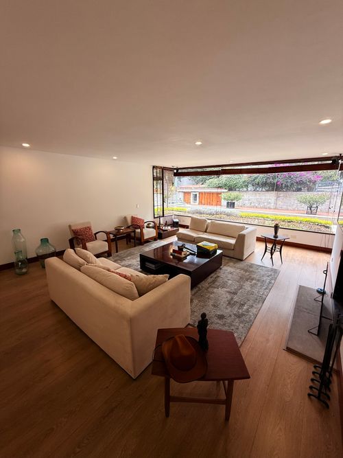 Apartamento de 3 alcobas en venta en La Cabrera, Bogotá, 310 m² · foto 14 de 20