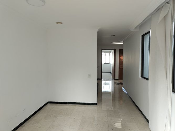 Casa de 4 alcobas en venta en Loma Del Indio, Medellín, 267 m² · foto 8 de 19
