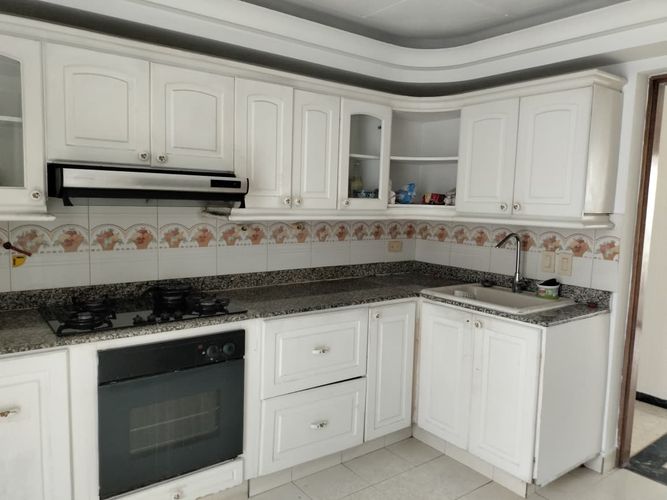 Casa de 4 alcobas en venta en Loma Del Indio, Medellín, 267 m² · foto 4 de 19