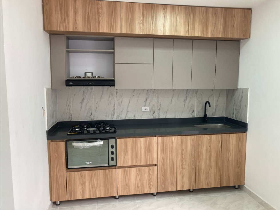 Apartamento en venta en Centro, Itagüí · foto 2 de 13