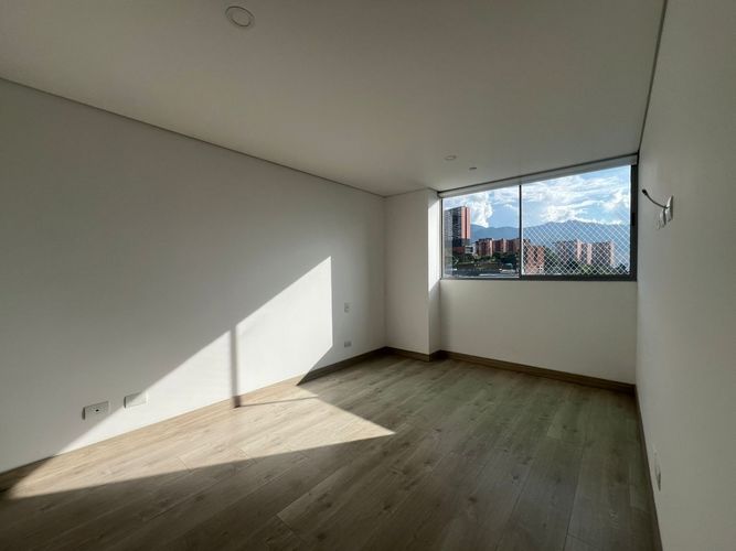 Apartamento de 3 alcobas en arriendo en Cumbres, Envigado, 97 m² · foto 9 de 15