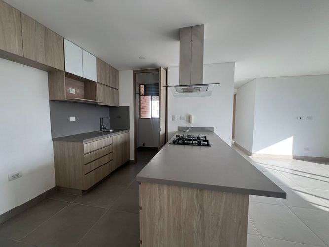 Apartamento de 3 alcobas en arriendo en Cumbres, Envigado, 97 m² · foto 6 de 15