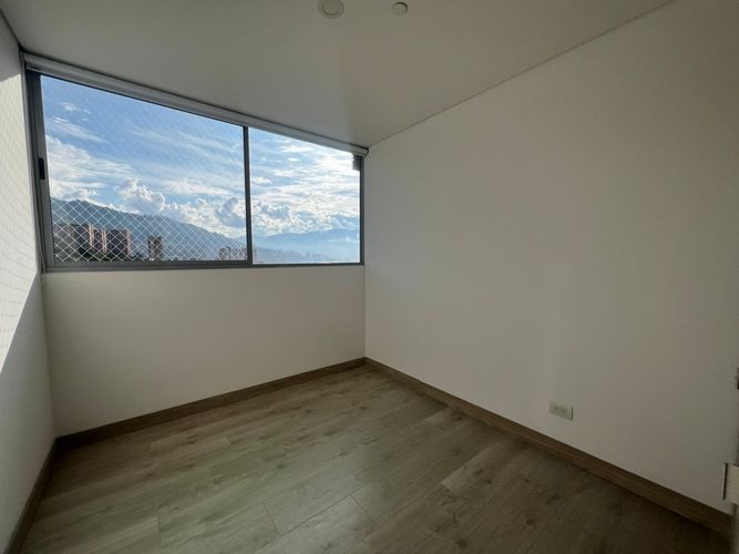 Apartamento de 3 alcobas en arriendo en Cumbres, Envigado, 97 m² · foto 13 de 15