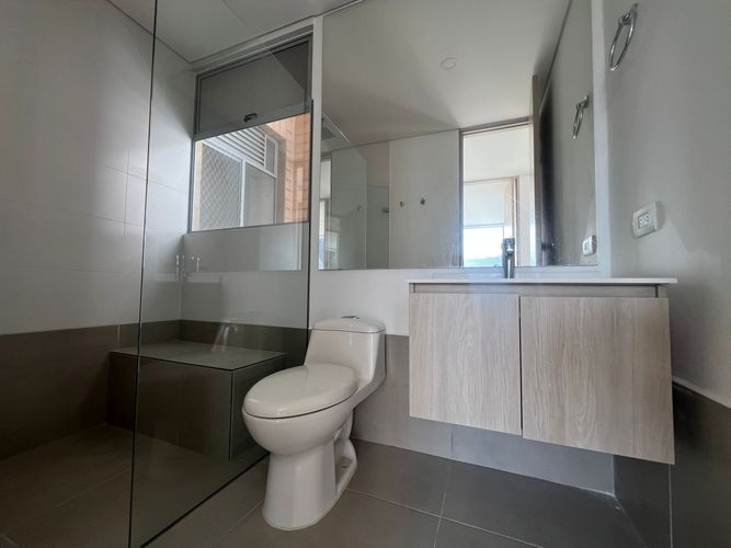 Apartamento de 3 alcobas en arriendo en Cumbres, Envigado, 97 m² · foto 14 de 15